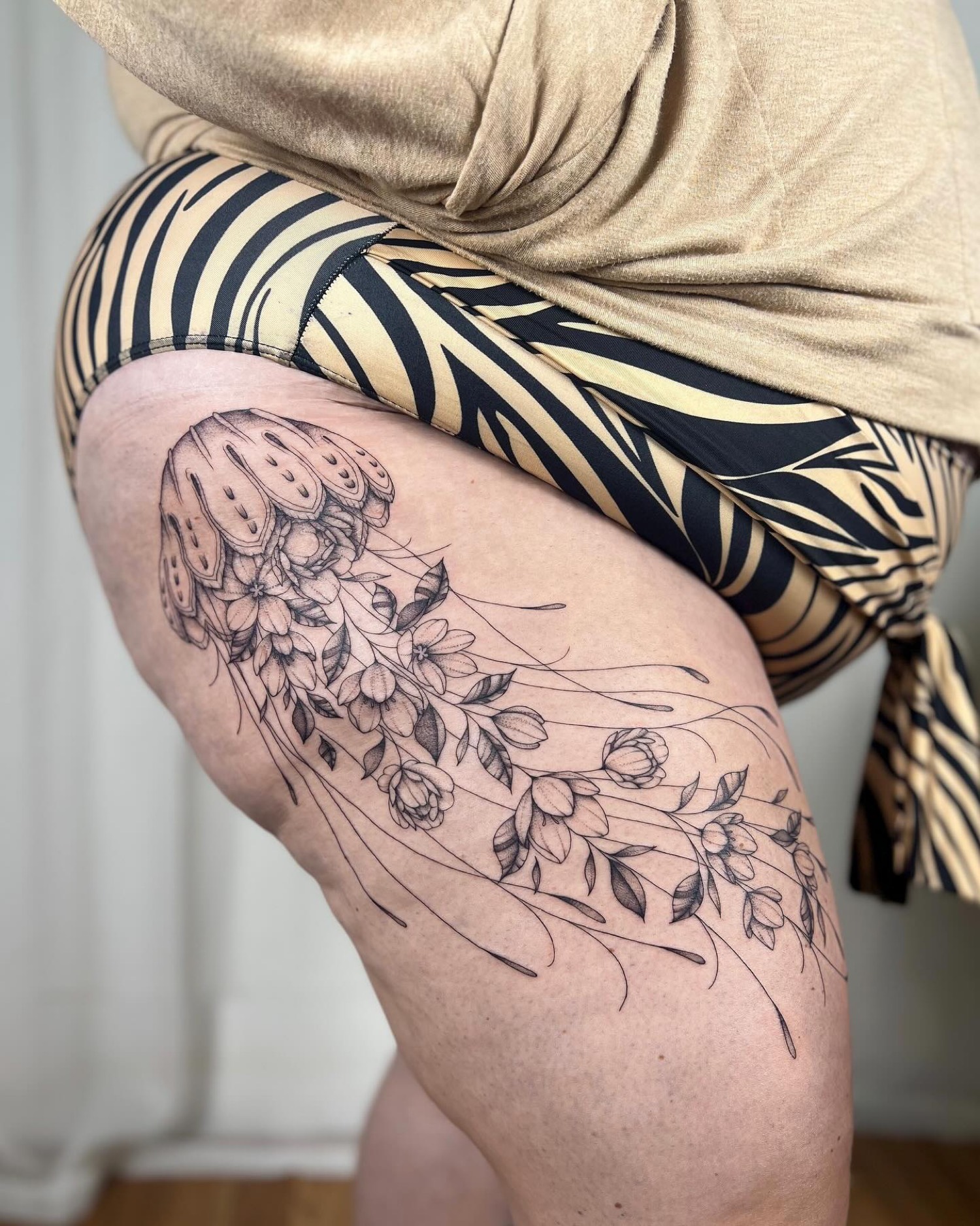 Floral jellyfish thigh